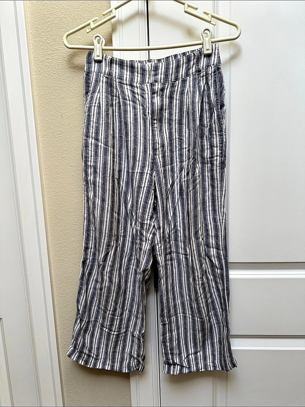 Abercrombie & Fitch A&F Gemma Linen-Blend Wide Leg Pull-On Pant Striped Capris
